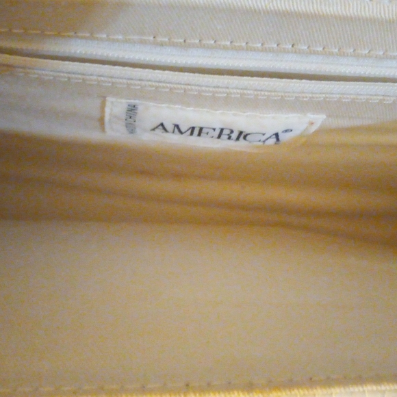 Never used new without tags Perry Ellis beige and brown crossbody bag - Picture 3 of 3